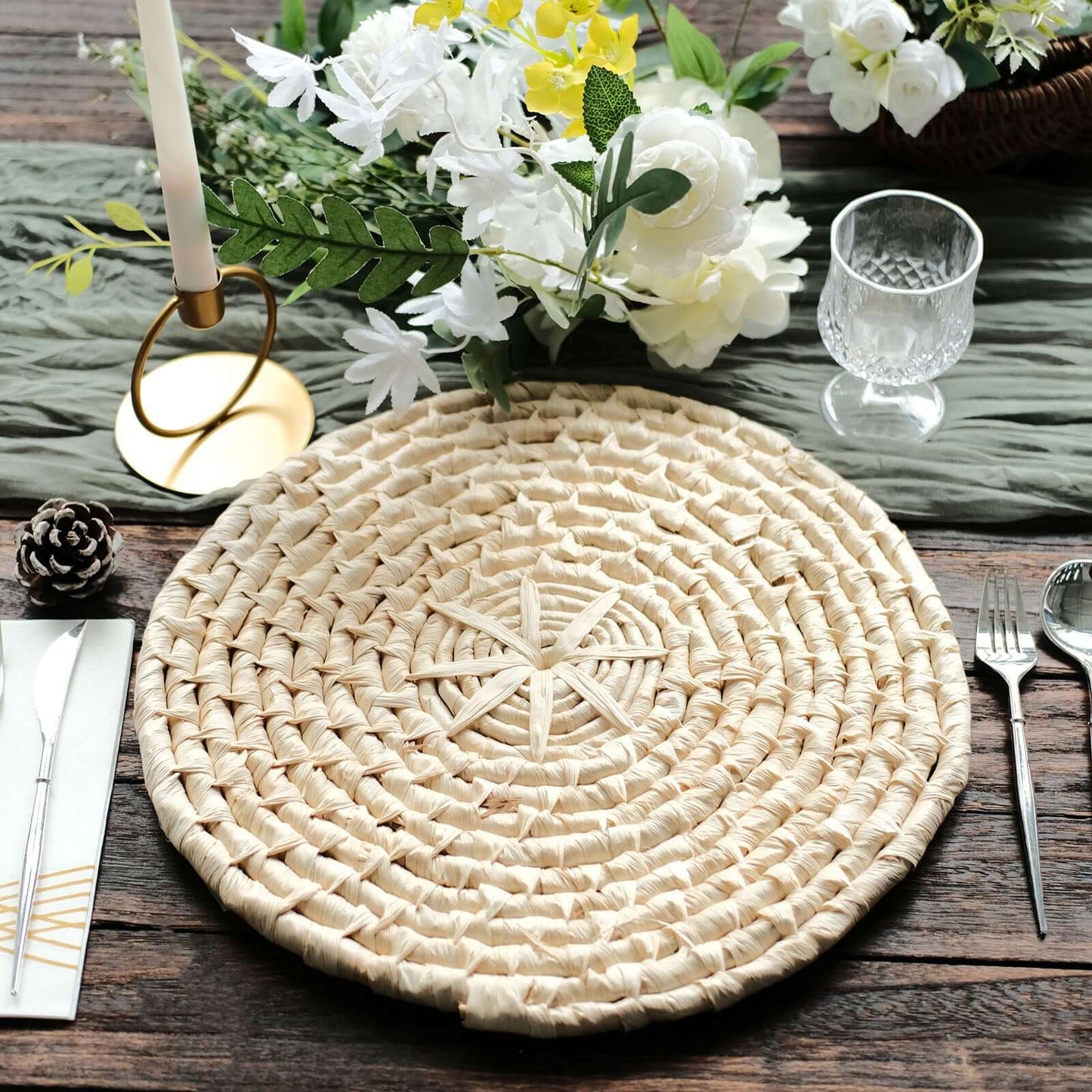 4 Pack Natural Corn Husk 15" Round Woven Placemats, Braided Rustic Rattan Tablemats Pro Linens