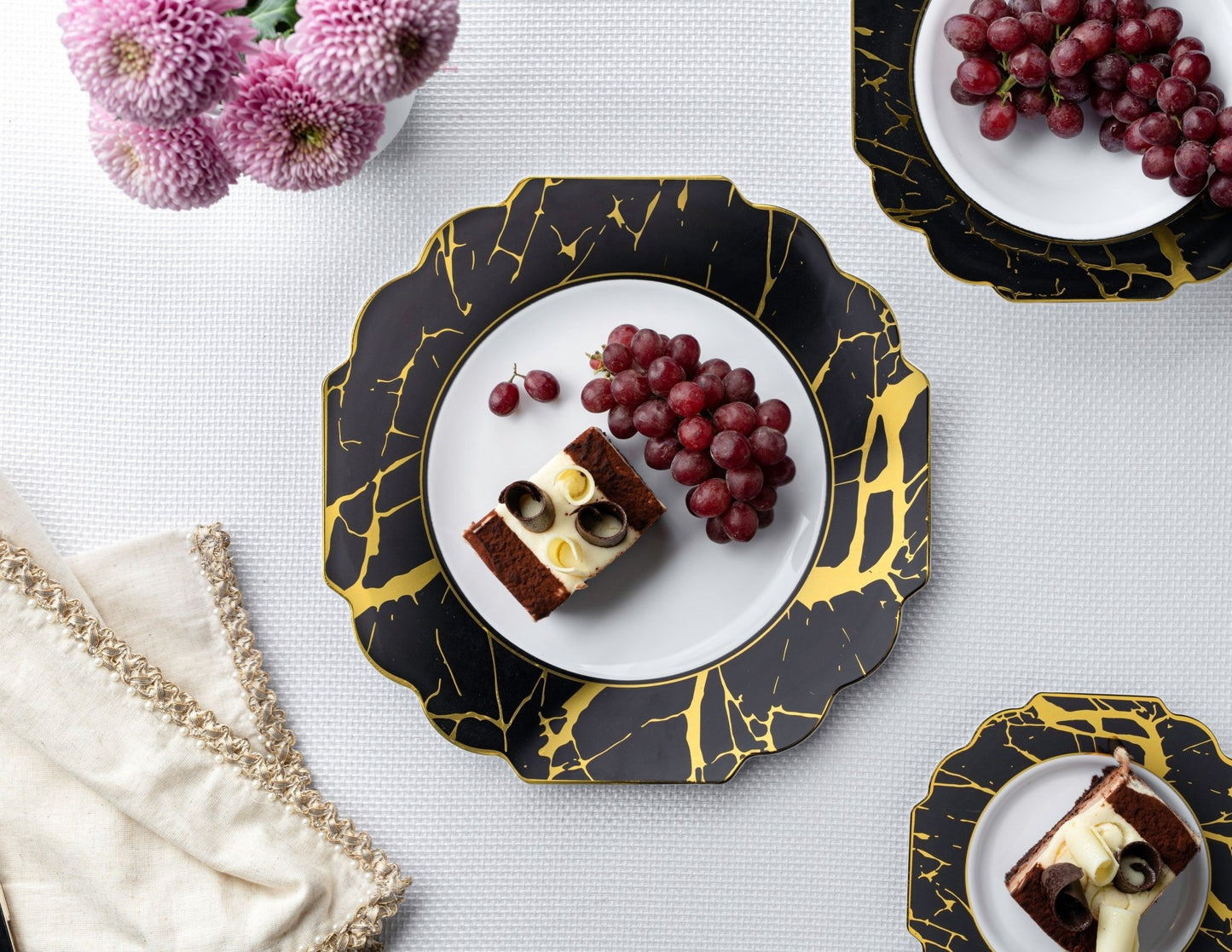 Black and Gold Marble Plastic Plates 10 Pack - Grand Plate Pro Linens