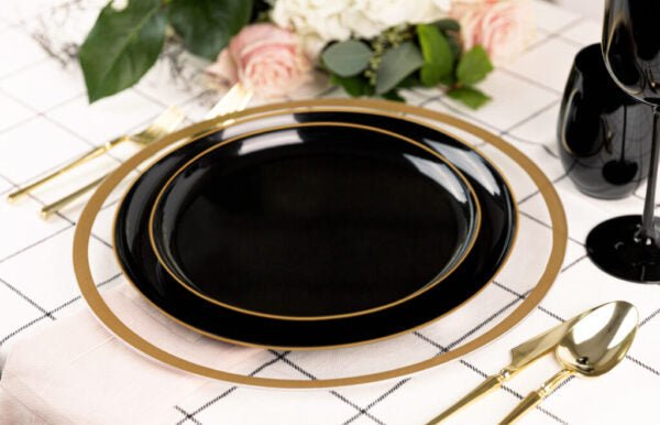 Black/Gold Rim Round Plastic Plates 10 Pack- Edge Plate Pro Linens