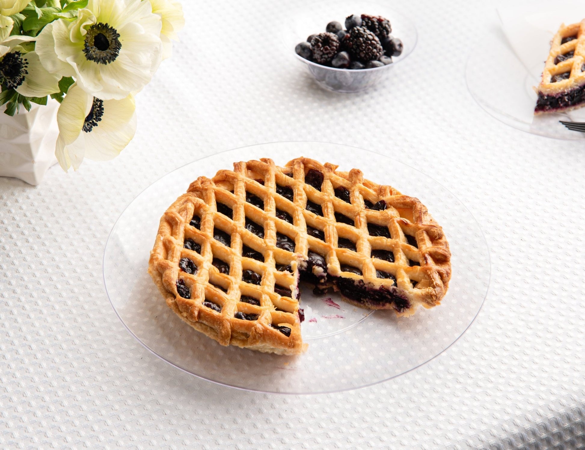 Clear Round Plastic Plates - Organic Plate Pro Linens