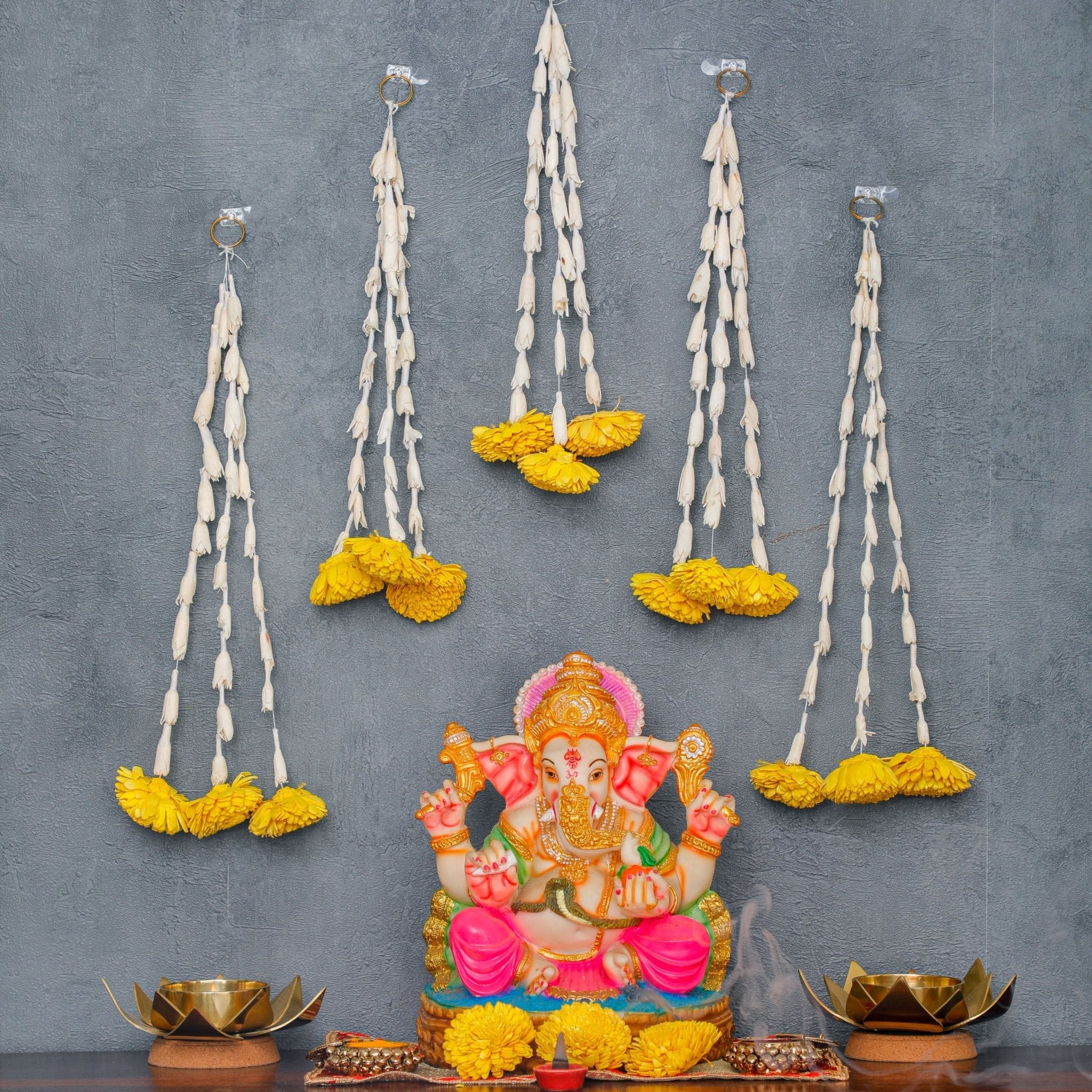 Lily Chamanthi Hanging Shola wood PRO Indian