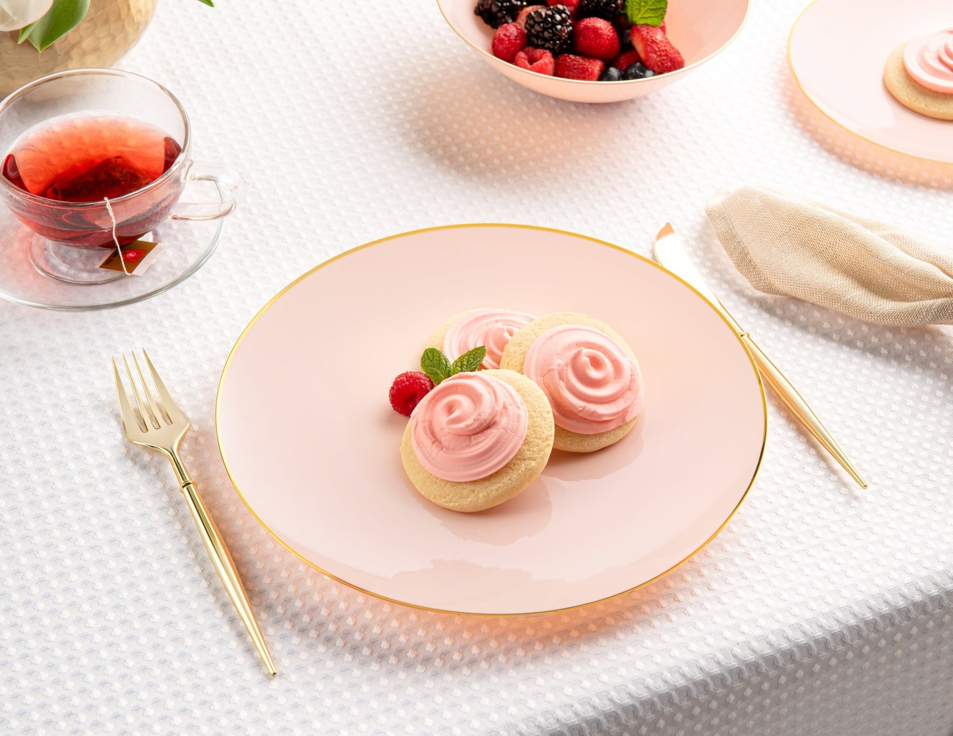 Pink and Gold Round Plastic Plates - Organic Plate Pro Linens