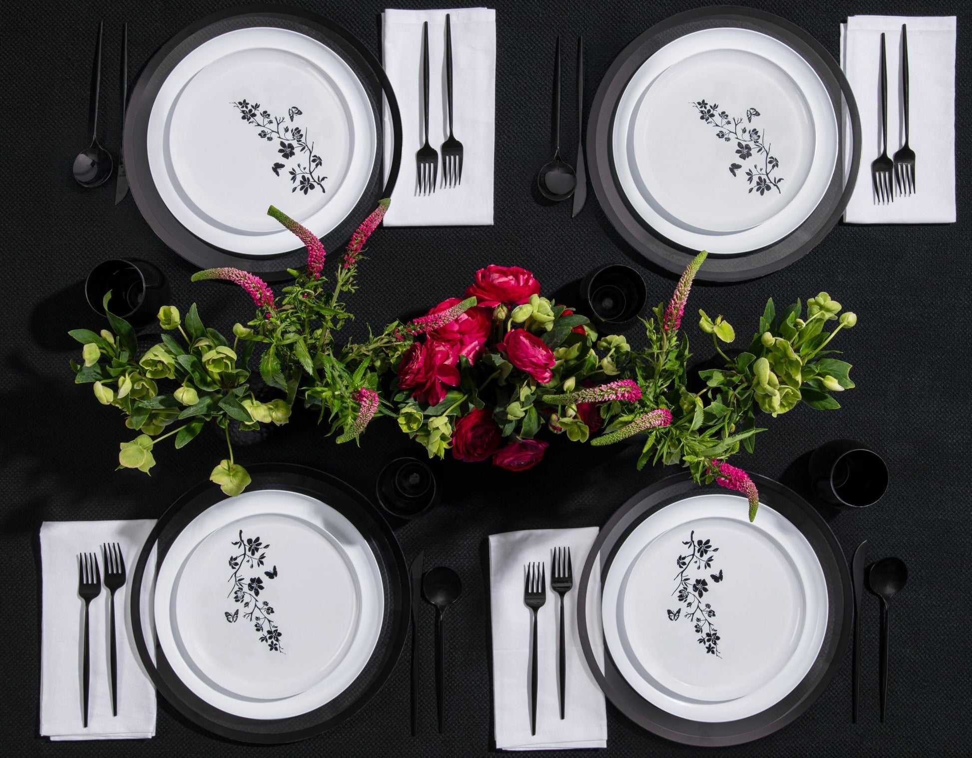 White and Black Round Plastic Plates - Garden Edge Plate Pro Linens