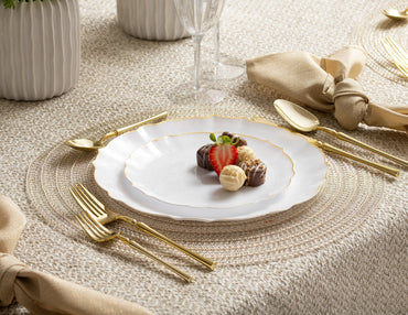 White and Gold Round Plastic Plates 10 Count - Luxe Plate Pro Linens