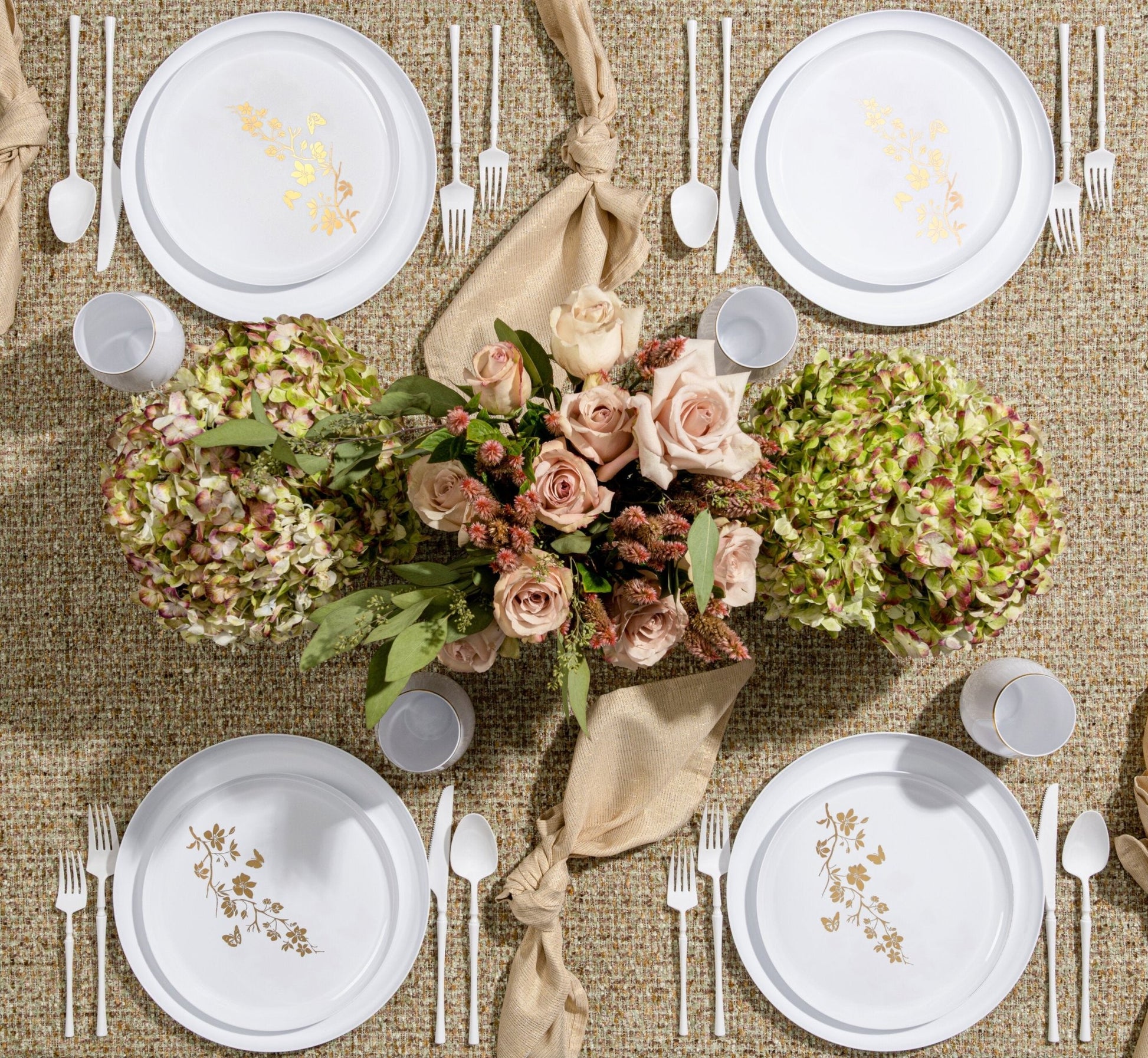 White and Gold Round Plastic Plates - Garden Edge Plate Pro Linens